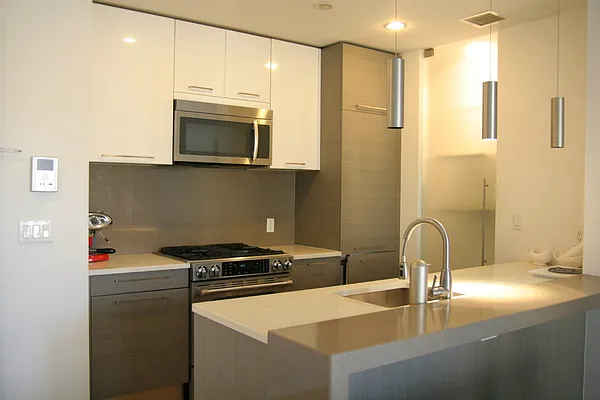 Rented by Keller Williams NYC | media 31