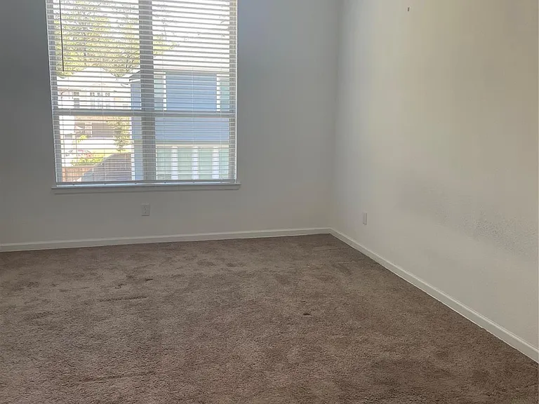 621 Aspen Falls Ct — Photo 11