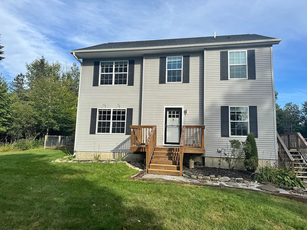 3 bed, 2.5 bath, 1820 sqft, $3,000 — Photo 1