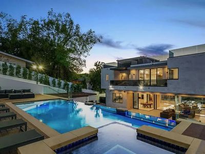14582 Valley Vista Blvd, Sherman Oaks, CA, 91403