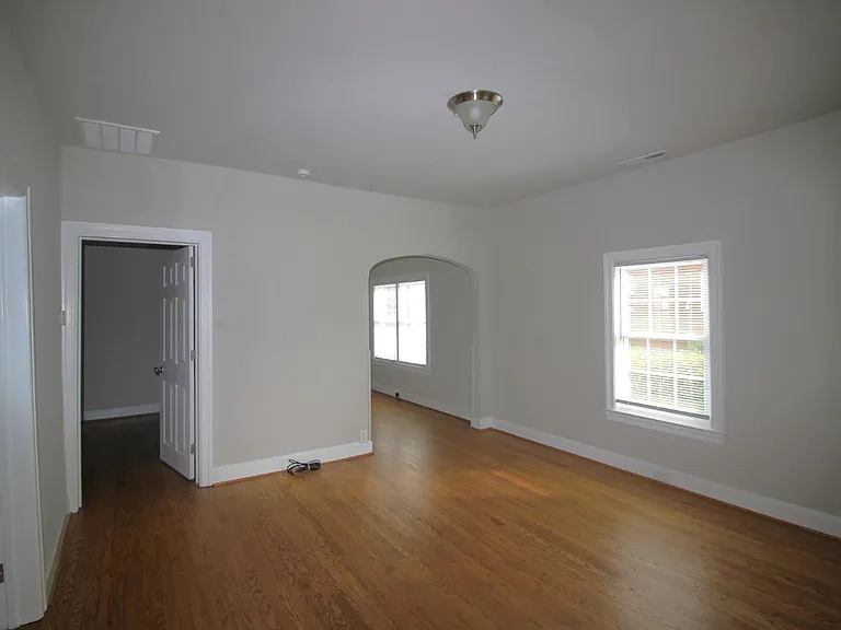 212 N Main St — Photo 4