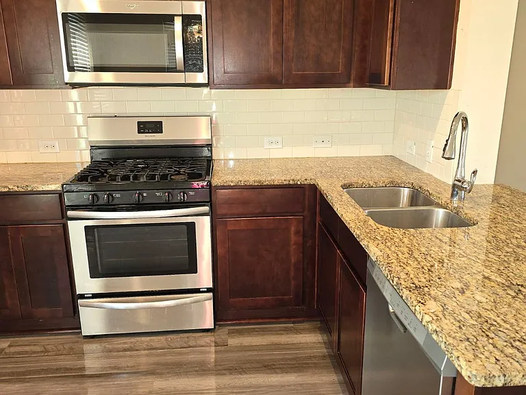 112 Garden Oaks Ave — Photo 2