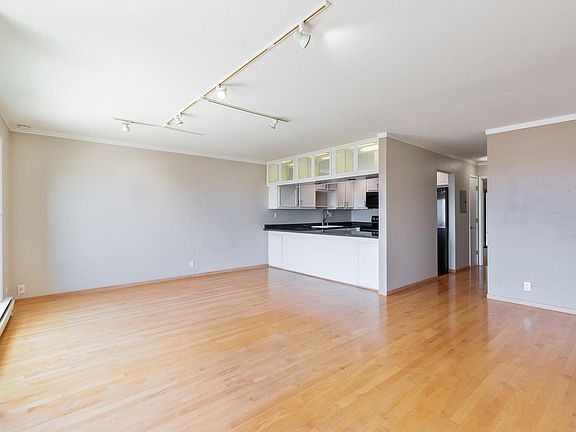 5th image of 3840 Market St APT 4