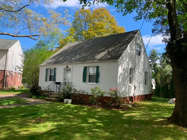 9 S Pine Creek Ct #1, Fairfield, CT 06824