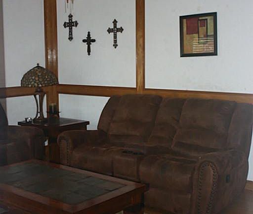 4th image of 814 Peggy St