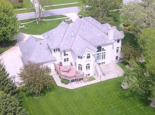 42 S Royal Oaks Dr, Bristol, IL