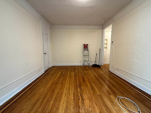 4th image of 30-95 29th St #3A