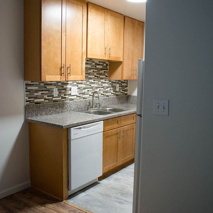 1st image of 1019 Agate St #B