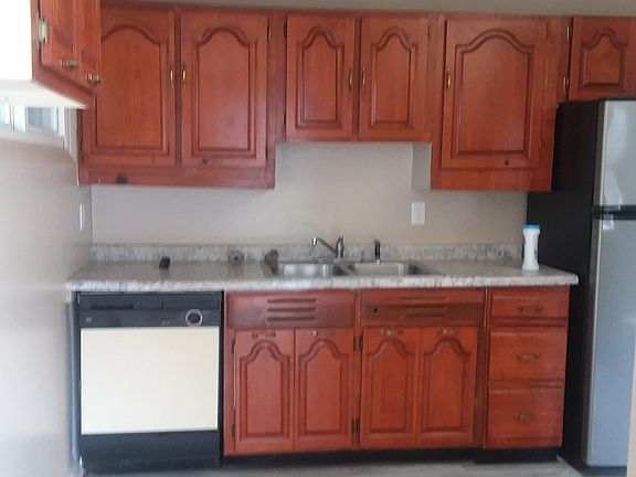 3rd image of 4366 Priscilla Ave