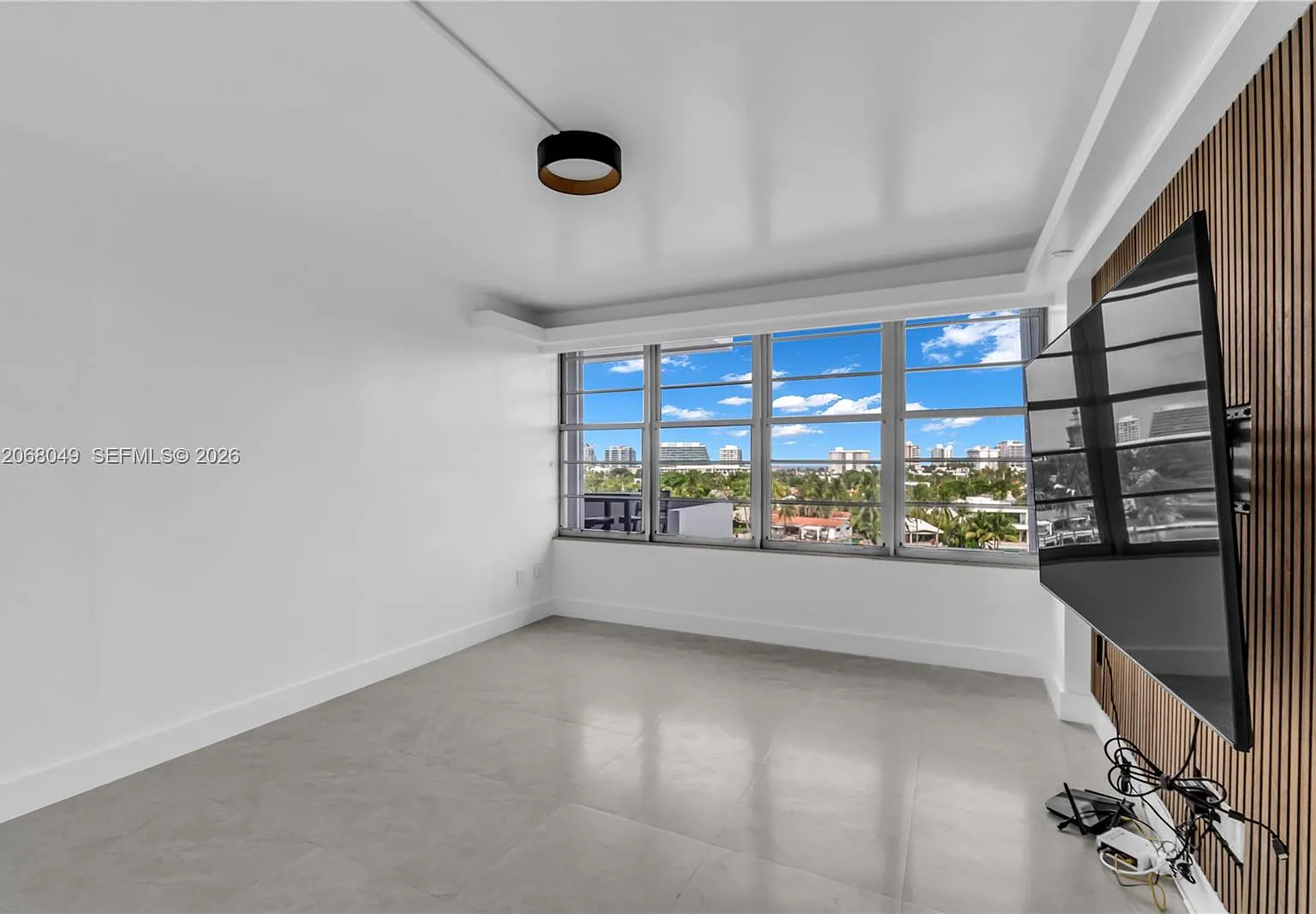 Mediterranean Apartments — Photo 4