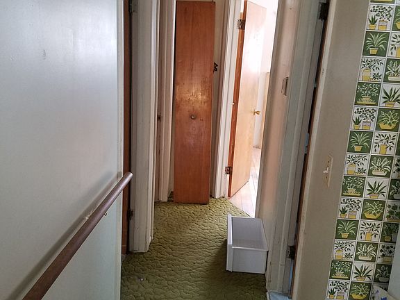 4th image of 391 Senate Ave
