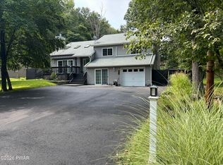 166 Heather Hill Rd, Dingmans Ferry, PA 18328