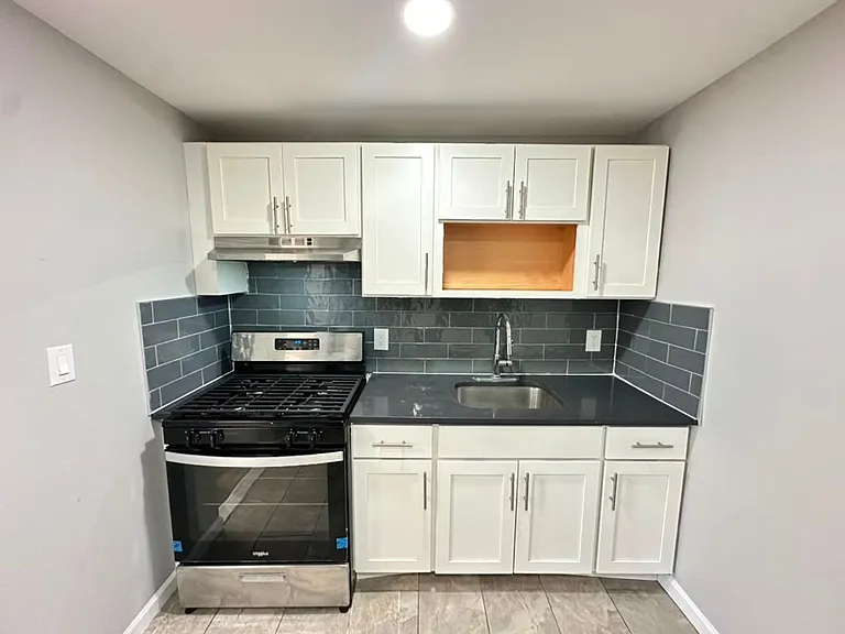 478 Tremont Ave — Photo 4