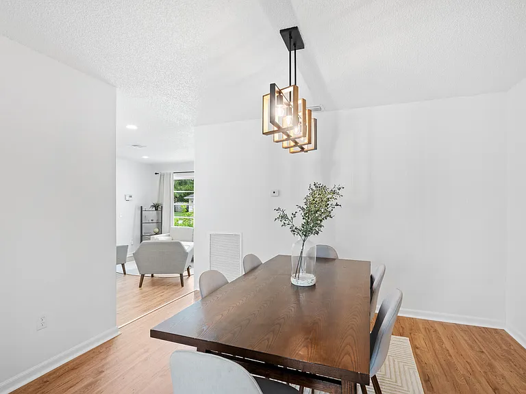 1019 Larch Way — Photo 14