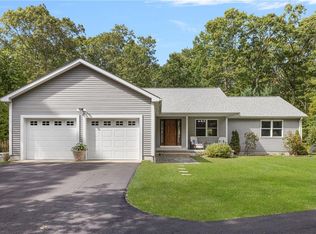 21 Boulder View Dr, Scituate, RI 02831