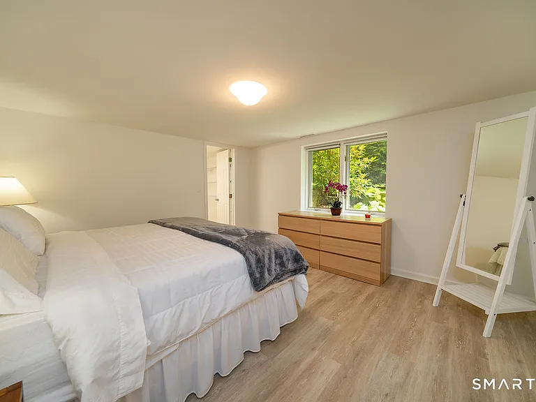 133 Linden Ave #B — Photo 8