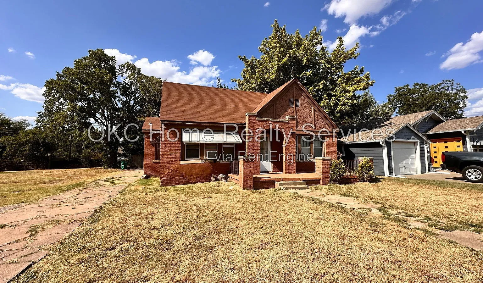 2 bed, 1.0 bath, 1087 sqft, $1,300 — Photo 1