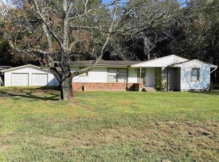 230 Edna Dr, Rose Hill Acres, TX 77657