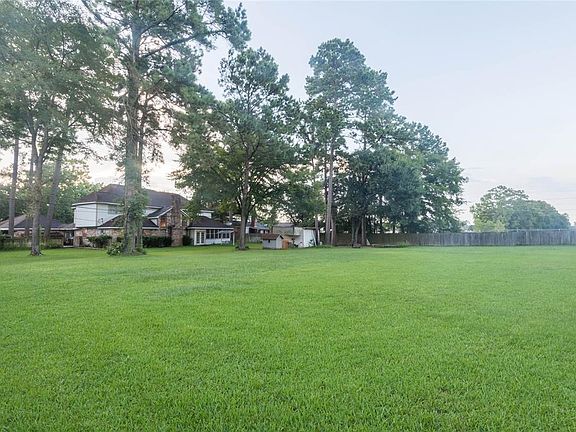 3rd image of 12807 Hunterfield Dr