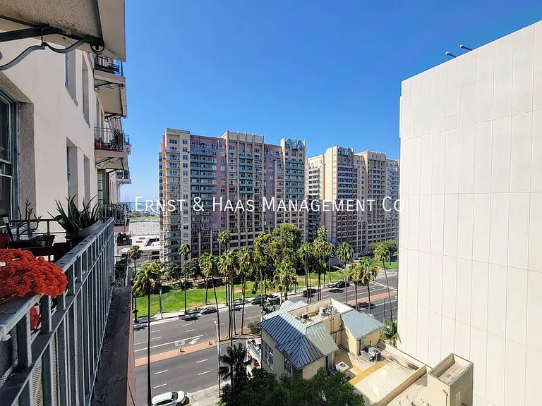 455 E Ocean Blvd #1008 — Photo 5