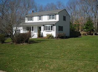 6 Boulder Dr, Coventry, RI 02816