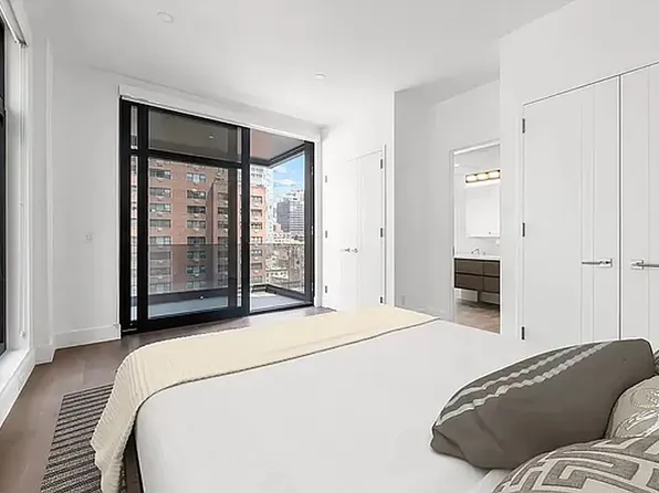 249 East 50th Street image 6 of 9