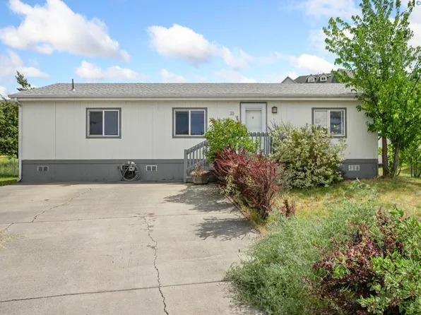 255 NW Golden Hills Dr Space 33, Pullman, WA 99163