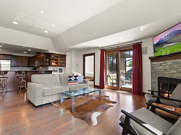 2nd image of 154 Railway St #154