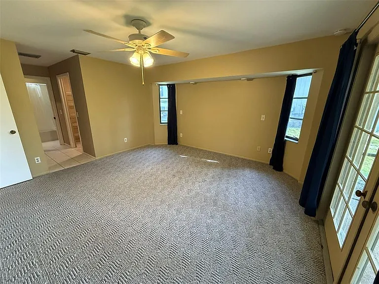 4270 Ascot Dr — Photo 14