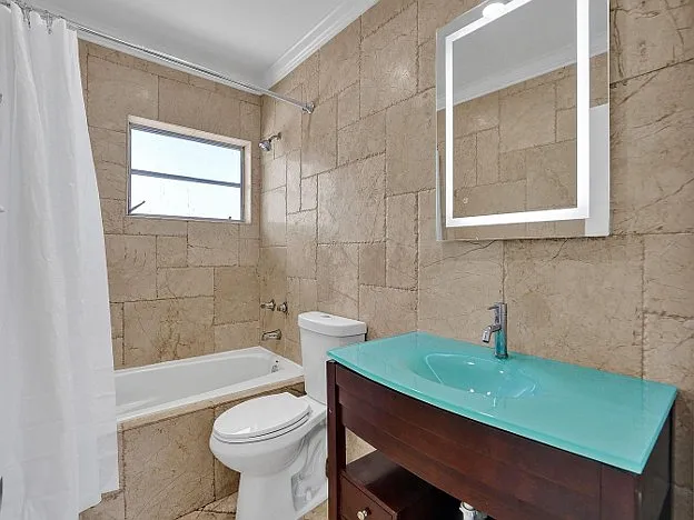 17 NE 2nd Ave #206 — Photo 7