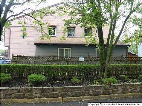4th image of 190 Arlington Pl