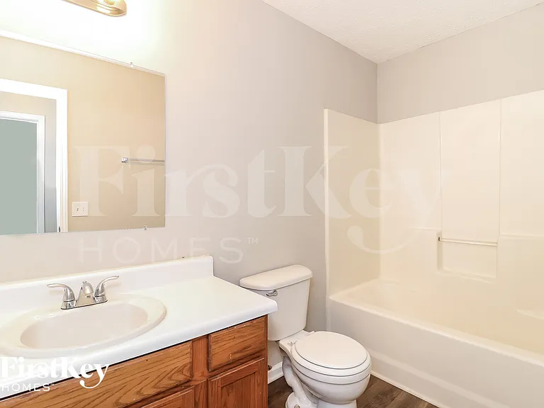 1074 Bridle Creek Dr — Photo 14