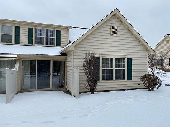 4th image of 127 Village Ct #127