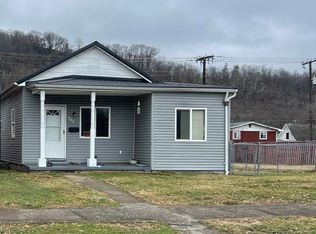 903 S 7th St, Ironton, OH 45638