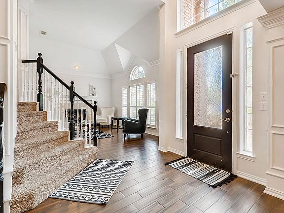 3rd image of 2414 Knollwood Ct