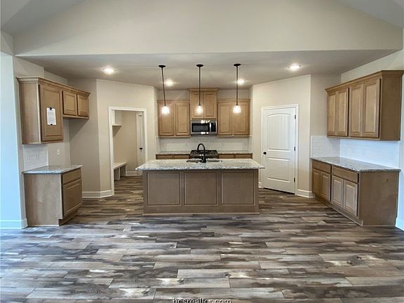 4th image of 1105 Brunswick Ct