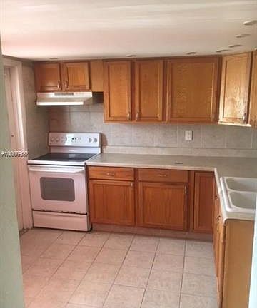 5th image of 4000 NW 44th Ave APT 103