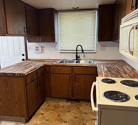 2nd image of 566 N Hawkins Ave