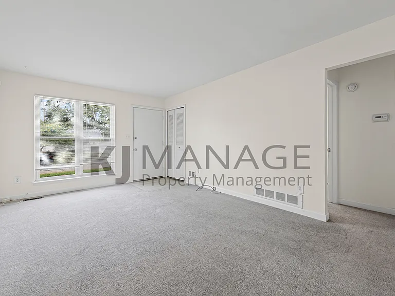 34713 Donnelly St — Photo 7