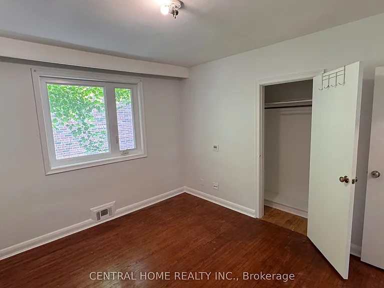 100 Burbank Dr — Photo 12