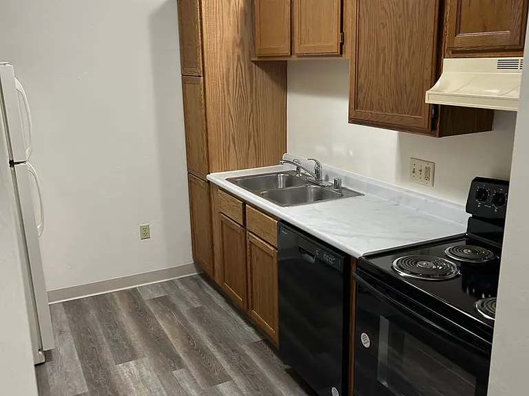 220 W Valley Rd — Photo 15