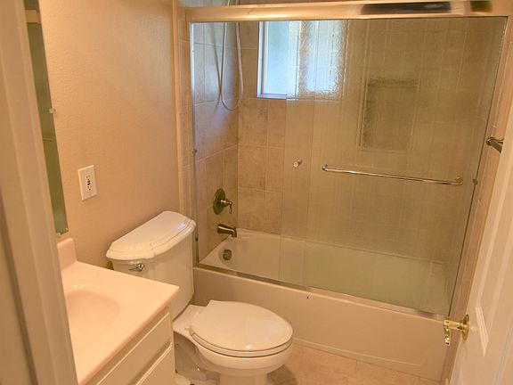 4th image of 999 Crooked Creek Dr