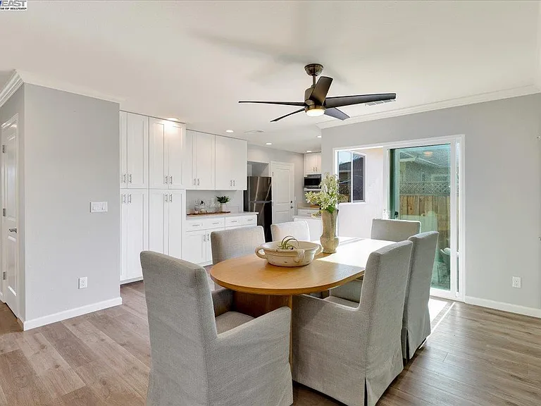 1827 Bandoni Ave — Photo 13