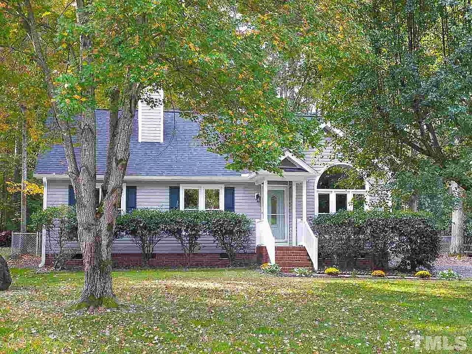 1st image of 707 Sanderson Dr