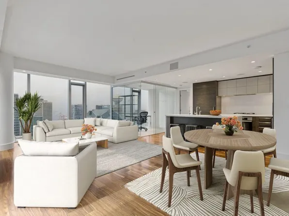 667 Howe St #2702, Vancouver, BC V6C 0B5