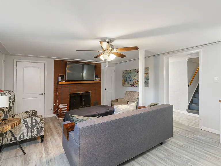 217 Buckingham Dr — Photo 31