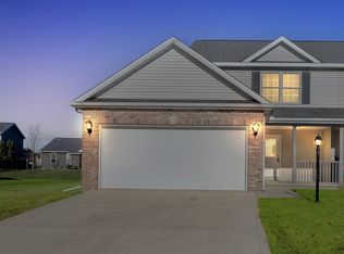 2010 Macon St, Mahomet, IL 61853