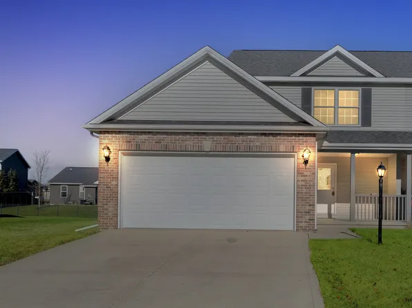 2010 Macon St, Mahomet, IL 61853