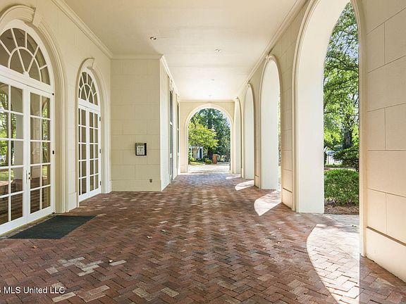 3rd image of 1200 Meadowbrook Rd