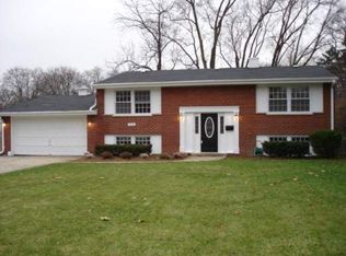 1212 N President St, Wheaton, IL 60187